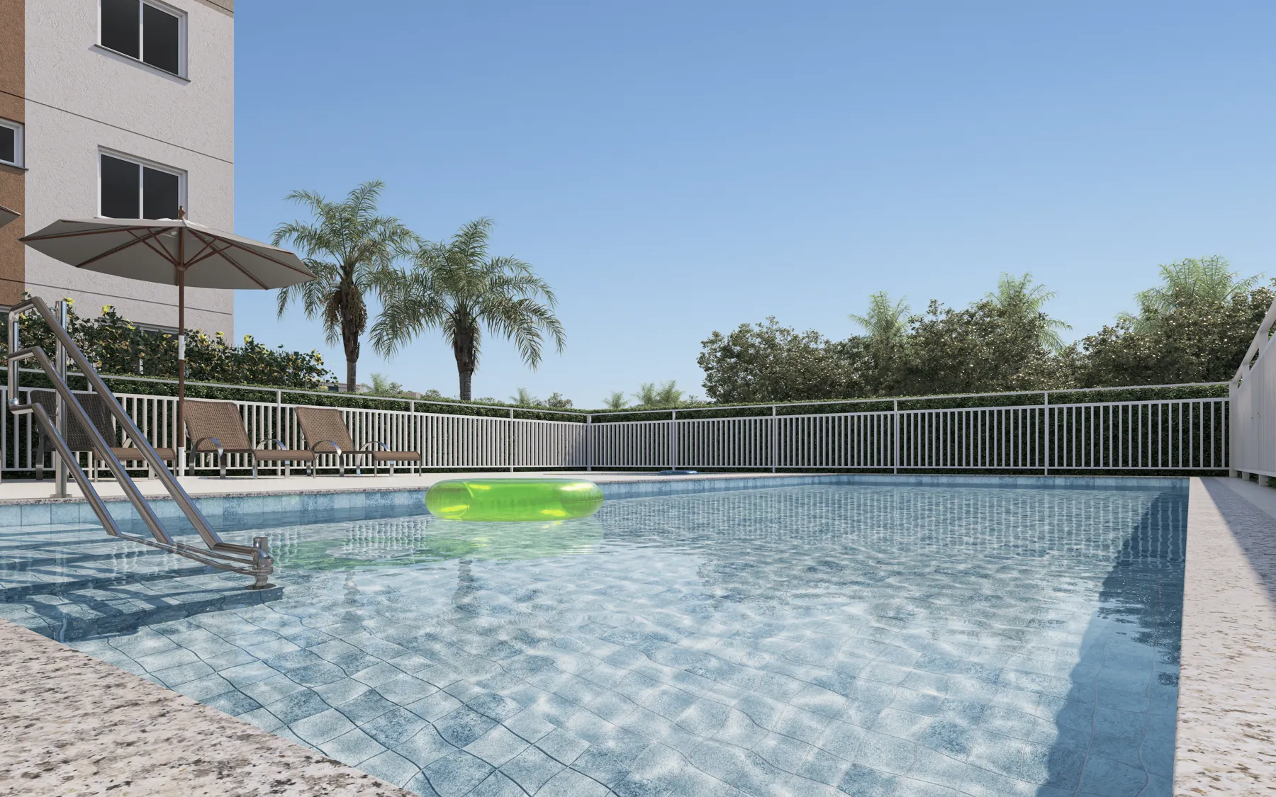 Piscina adulto com guarda-sóis e espreguiçadeiras